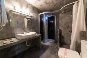 Баня в Castello Boutique Rooms