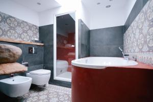 Ett badrum på Hotel Karel