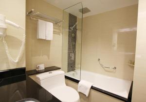 Kupatilo u objektu Prudential Hotel
