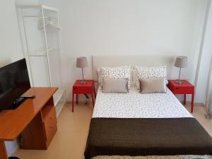 Televízia a/alebo spoločenská miestnosť v ubytovaní Fan Flat Torremolinos