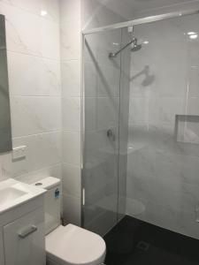 Koupelna v ubytování Fremantle Harbour Townhouse + 7 fotografií