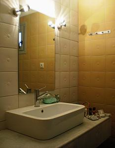 Ένα μπάνιο στο Ξενοδοχείο Αίγαι +37 φωτογραφίες