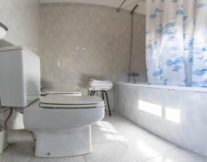 Hostal Urgell tesisinde bir banyo