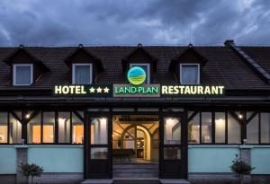 Certifikát, ocenenie alebo iný dokument vystavený v ubytovaní Land-Plan Hotel