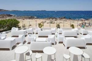 Gallery image of Aparthotel Nereida in San Antonio Bay