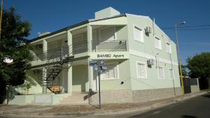 Budova, kde se aparthotel nachází
