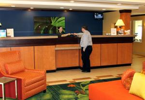 Hosté ubytování Fairfield Inn and Suites by Marriott Marion + 26 fotografií