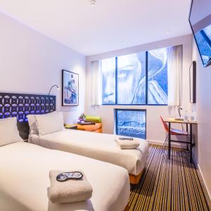 Letto o letti in una camera di The Constance Fortitude Valley