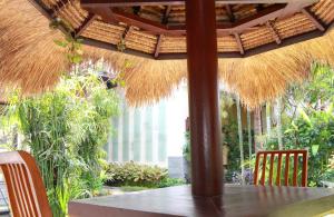 Ein Garten an der Unterkunft Nike Villas
