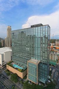 Gallery image of Raffles Makati in Manila