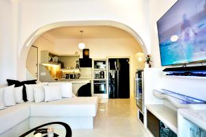 Gallery image of Santorini Loft in Kamari