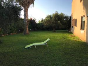 En hage utenfor A 50 passi dal mare Villetta a Marsala