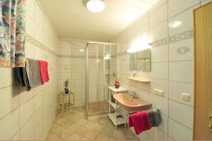 Ванна кімната в Haus Goldeggblick