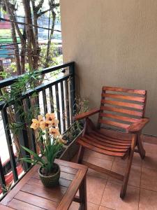 A balcony or terrace at Flora Apartments