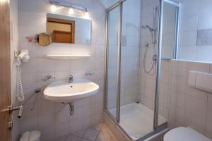 Koupelna v ubytování Ferienhaus Auer + 26 fotografií