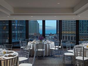 Restaurace v ubytování The Langham Chicago