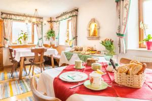 Gallery image of Waschlgut in Ebenau +36 photos