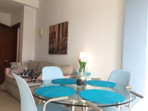 A seating area at Apartamento Playa Las Canteras