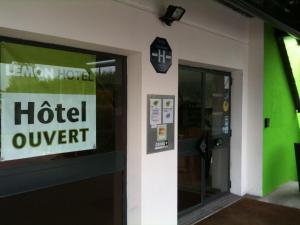 Certifikát, hodnocení, plakát nebo jiný dokument vystavený v ubytování Lemon Hotel - Tourcoing