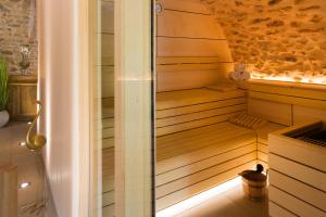 Fotografie z fotogalerie ubytování Contact Hôtels Le Savigny & Spa v destinaci Blacé