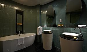 Koupelna v ubytování E&O Residences Kuala Lumpur