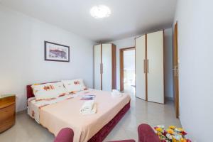 Кровать или кровати в номере Gorgeous apartment Dora