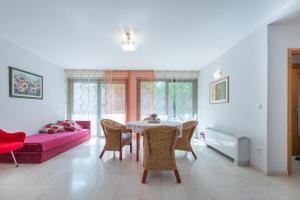 Гостиная зона в Gorgeous apartment Dora
