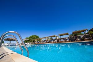 Bazén v ubytování Hotel Navarone nebo v jeho okolí