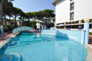 The swimming pool at or close to Hotel Vina De Mar