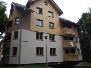 Budova, v ktorej sa apartmán nachádza