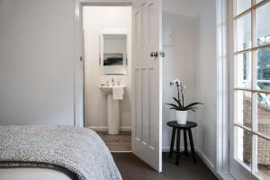 
A bathroom at Lake Daylesford Apartment 7
