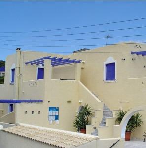 Gallery image of Sylvia Studios in Agia Marina Aegina