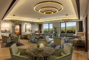 A seating area at Somerset Maslak Istanbul