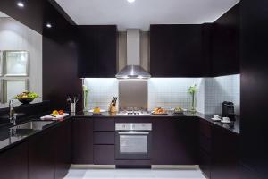 DAMAC Maison Distinction的厨房或小厨房