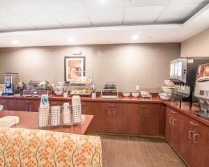 Restaurant o un lloc per menjar a Comfort Inn & Suites Brattleboro I-91