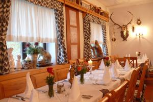 Restoran või mõni muu söögikoht majutusasutuses Gasthof-Pension zur Klause