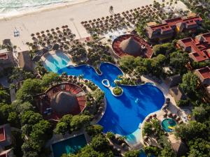 Bazén v ubytování Iberostar Waves Tucan - All Inclusive nebo v jeho okolí