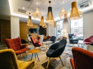 Posezení v ubytování Q Hotel Plus Katowice + 26 fotografií