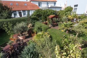Ein Garten an der Unterkunft Atlantic Hotel Garni