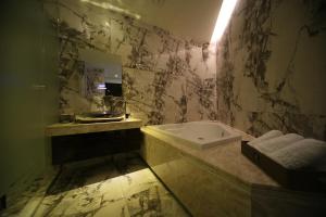 Fotografie z fotogalerie ubytování First Hotel v destinaci Guri + 18 fotografií