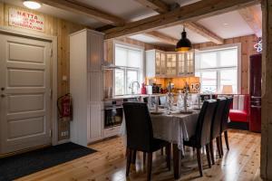 Cuisine ou kitchenette dans l'établissement Tangs