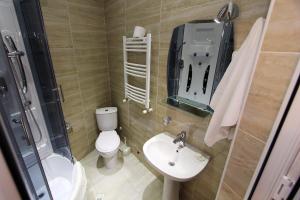A bathroom at GTM Kapan