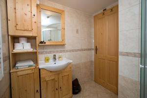 Ένα μπάνιο στο Holiday Home Voje