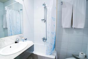 Kúpeľňa v ubytovaní Hotel Miramar Badalona