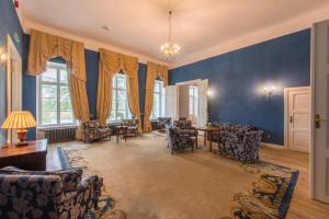 Posedenie v ubytovaní Kernu Manor Hotel & SPA