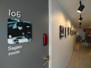 TV a/nebo společenská místnost v ubytování Bomgoro Guesthouse
