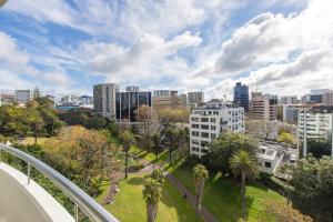 Almennt útsýni yfir borgina Auckland eða útsýni yfir borgina eins og það er á íbúðahótelinu