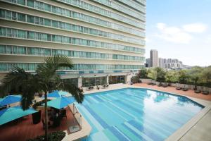 Piscina di Regal Riverside Hotel o nelle vicinanze