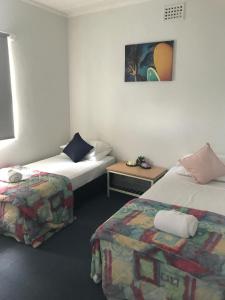 Gallery image of Tin Can Bay Budget Accommodation in Tin Can Bay +18 photos