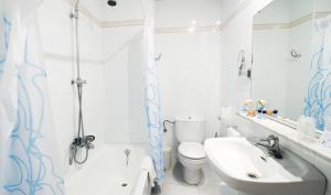 Kúpeľňa v ubytovaní Hotel Miramar Badalona